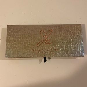 Anastasia Beverly Hills Jackie aina